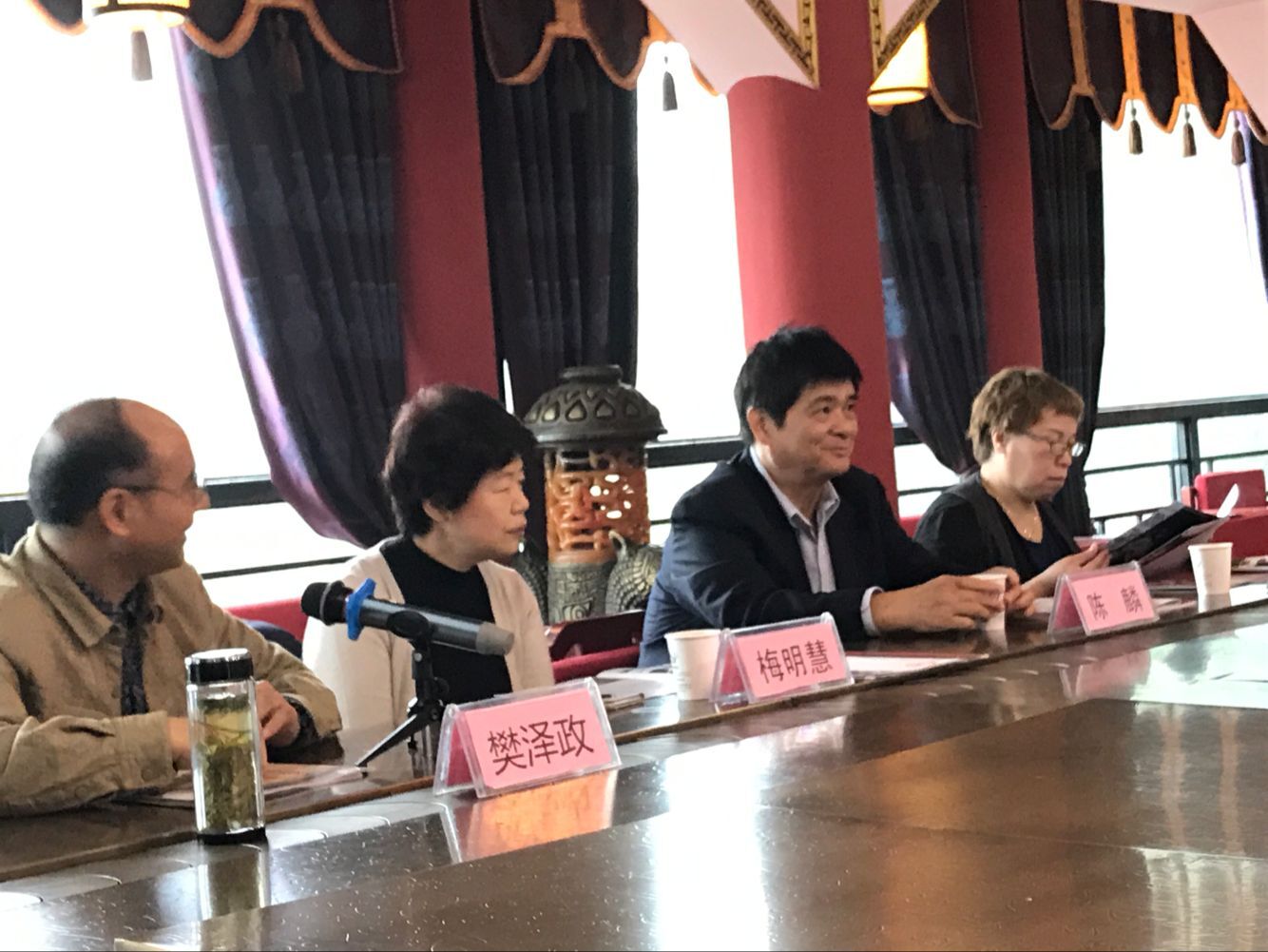 台湾发展研究院陈麟董事长一行来孔雀东南飞参观考察(图7) 台湾发展研究院陈麟董事长一行来孔雀东南飞参观考察(图7)