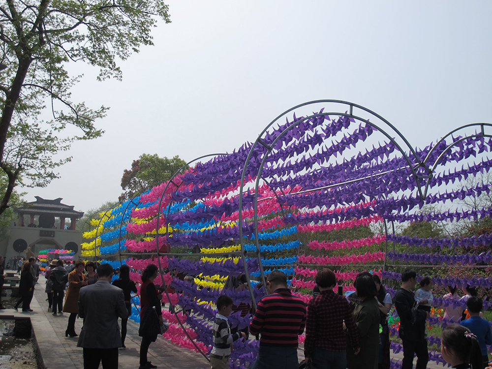 于欢声笑语中，2017怀宁 · 孔雀东南飞首届稻草人“风车节”圆满(图4)