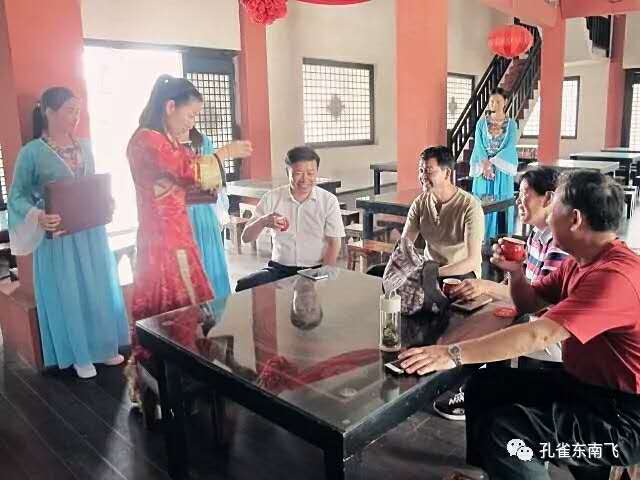安徽省旅游局陈亚萍书记等一行莅临孔雀东南飞景区参观指导!(图2) 安徽省旅游局陈亚萍书记等一行莅临孔雀东南飞景区参观指导!(图2)