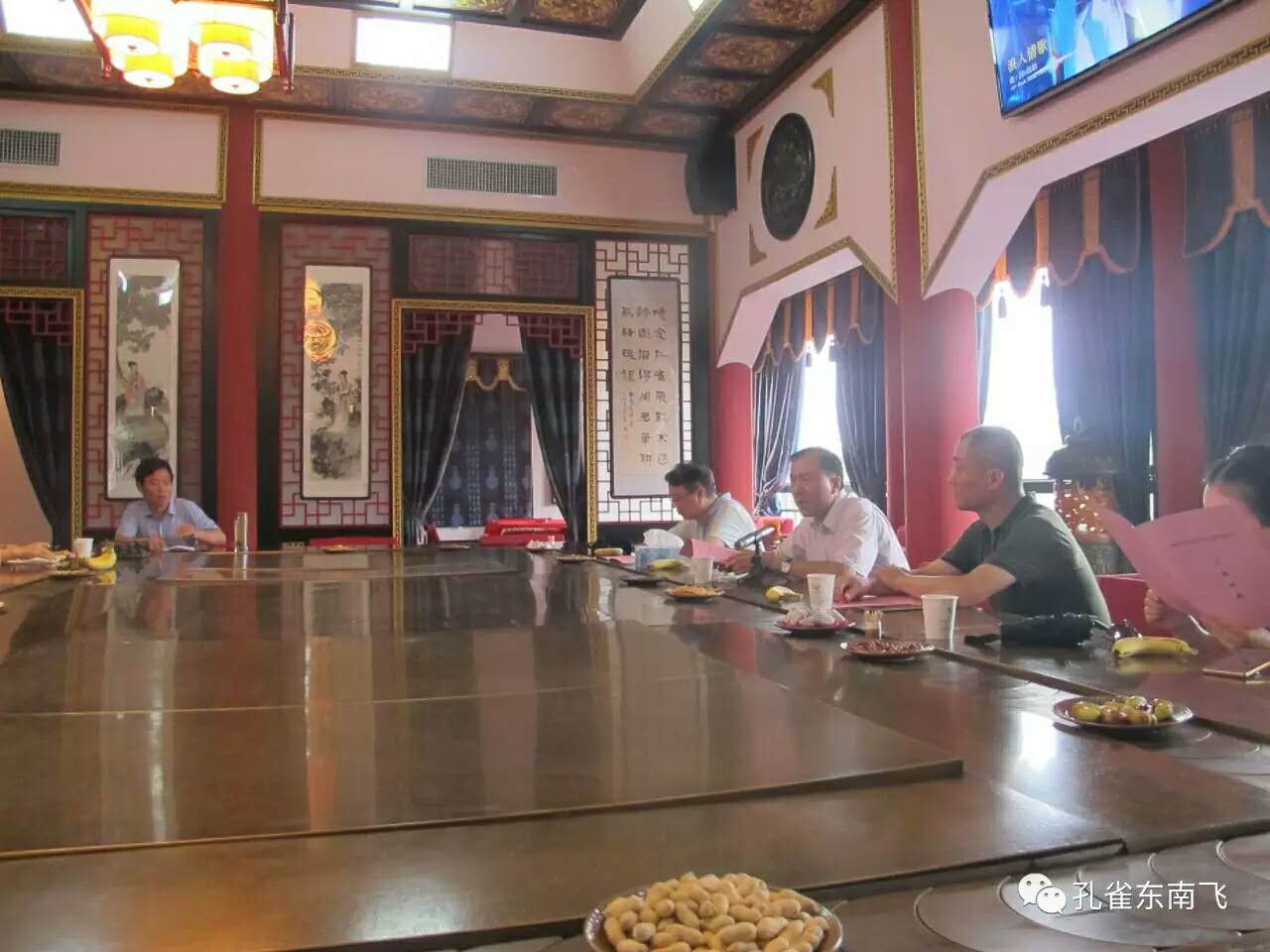 省新闻出版广电局副局长董荣一行莅临孔雀东南飞影视拍摄基地调研(图4) 省新闻出版广电局副局长董荣一行莅临孔雀东南飞影视拍摄基地调研(图4)
