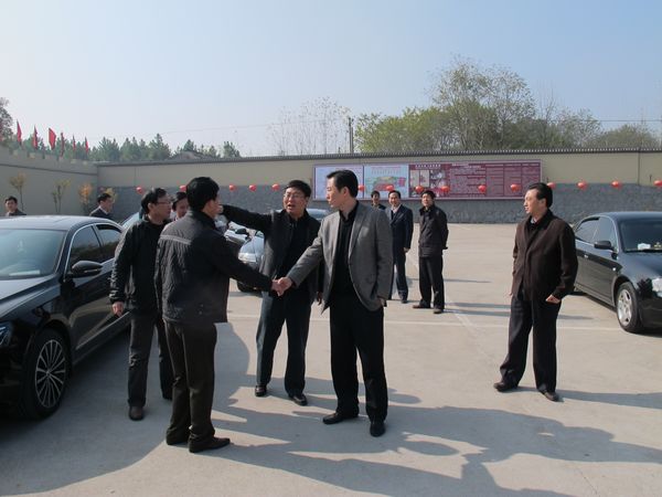 省财政厅朱长才副厅长一行视察孔雀东南飞景区(图1) 点击浏览下一页