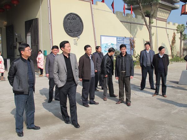省财政厅朱长才副厅长一行视察孔雀东南飞景区(图2) 点击浏览下一页