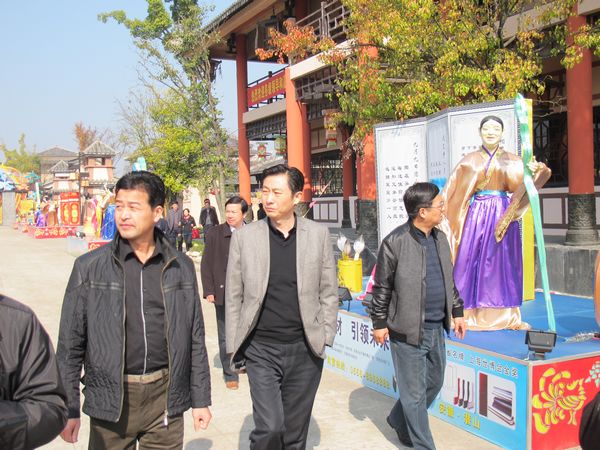 省财政厅朱长才副厅长一行视察孔雀东南飞景区(图7) 点击浏览下一页