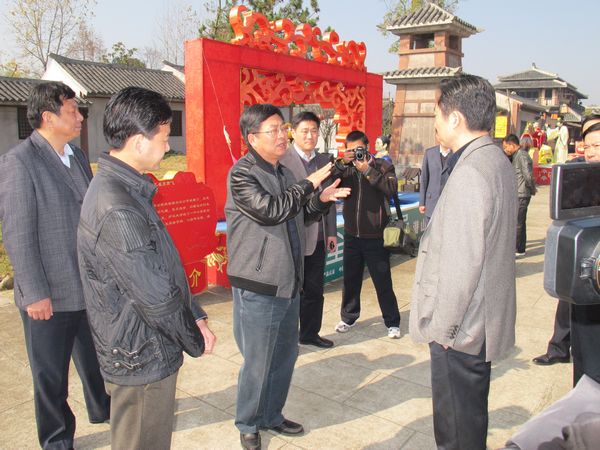 省财政厅朱长才副厅长一行视察孔雀东南飞景区(图8) 点击浏览下一页