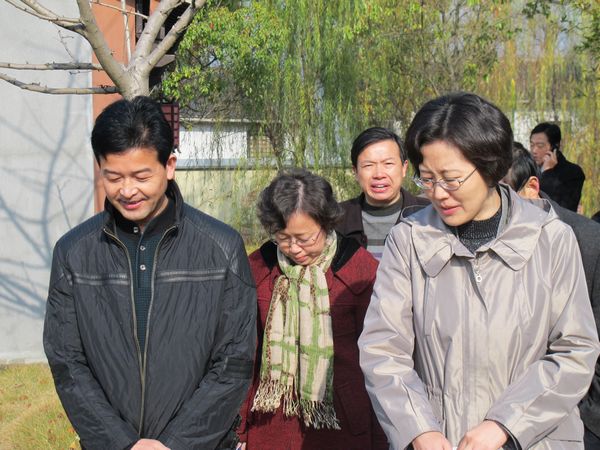 安庆市人民政府陈爱军副市长莅临孔雀东南飞文化产业基地视察指导(图3) 点击浏览下一页