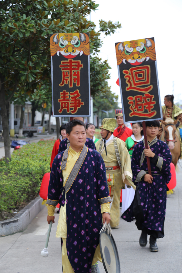 孔雀东南飞景区汉马盛装巡游(图4) 点击浏览下一页