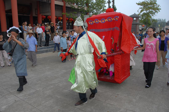 婚俗表演--抬花轿